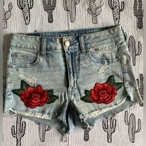 American Eagle Stretch High Rise Shortie Red Embroidered Floral Light Wash